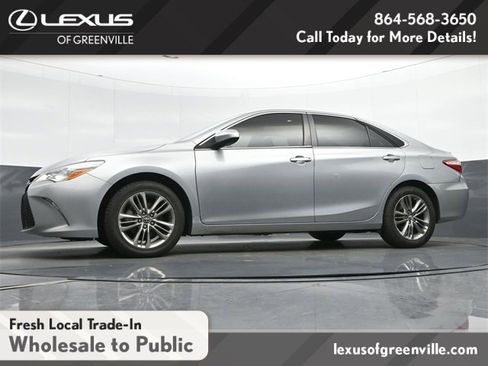 Used 2017 Toyota Camry SE image 16