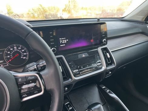 Used 2023 Kia Sorento S w/ Panoramic Sunroof Package AWD/4WD image 24