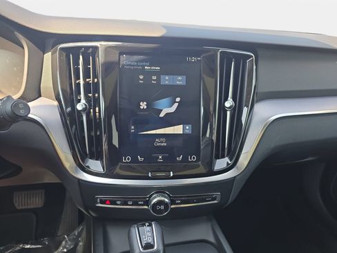 Used 2020 Volvo V60 T5 Cross Country AWD/4WD image 20