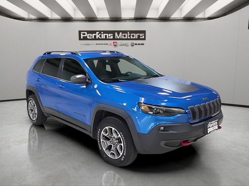 Used 2021 Jeep Cherokee Trailhawk w/ Technology Group AWD/4WD image 7