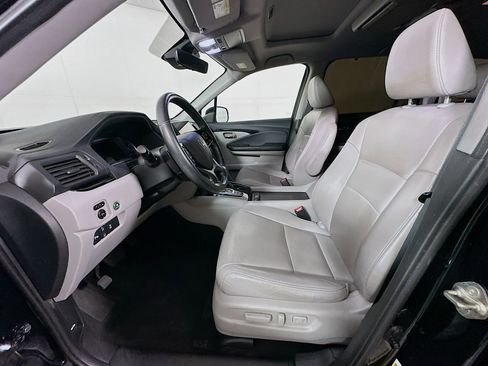 Used 2019 Honda Pilot Touring image 13