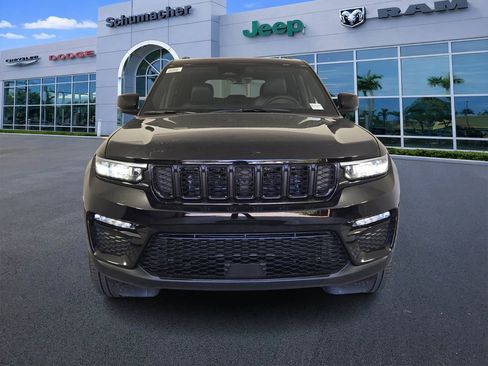 New 2025 Jeep Grand Cherokee L Laredo RWD image 2