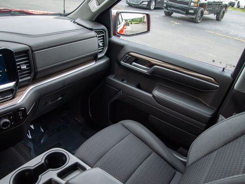 Used 2023 Chevrolet Silverado 1500 LT AWD/4WD image 14
