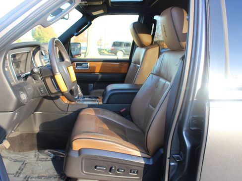 Used 2014 Lincoln Navigator 2WD w/ Equipment Group 101A image 14