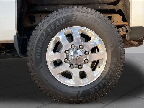 Used 2015 Chevrolet Silverado 2500 LTZ w/ Duramax Plus Package AWD/4WD image 11