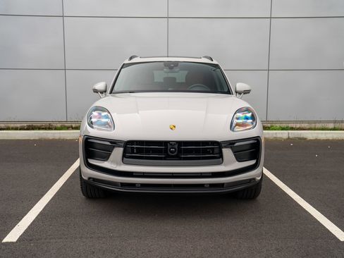 New 2026 Porsche Macan image 6