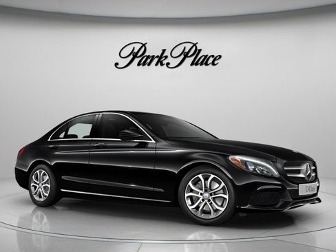 Used 2017 Mercedes-Benz C 300 Sedan image 30