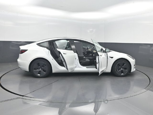 Used 2023 Tesla Model 3 Standard Range RWD image 31
