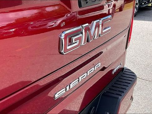 Used 2024 GMC Sierra 1500 AT4 w/ Technology Package AWD/4WD image 23