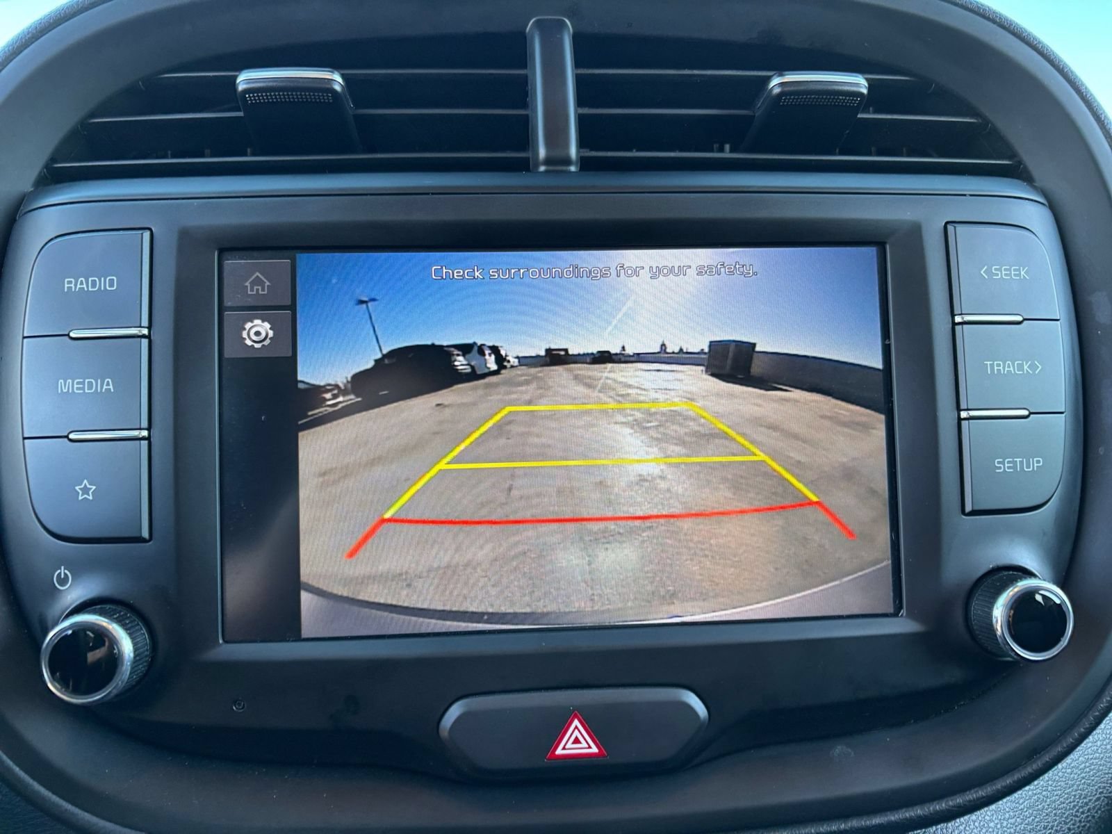 Used 2025 Kia Soul LX w/ LX Technology Package FWD image 21