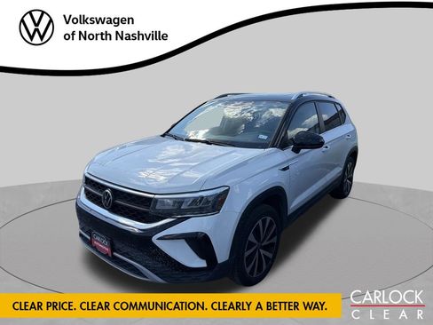 Used 2023 Volkswagen Taos SE w/ Panoramic Sunroof Package FWD image 1