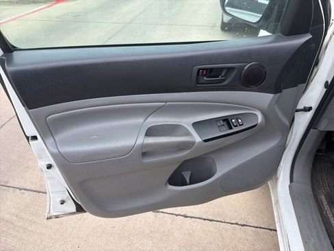 Used 2015 Toyota Tacoma 2WD Access Cab image 11