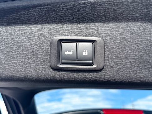 New 2025 Mitsubishi Outlander SEL image 17