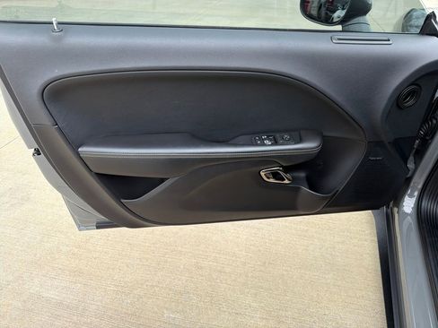 Used 2017 Dodge Challenger SRT Hellcat image 11