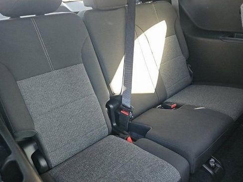 Used 2025 GMC Acadia Elevation image 11