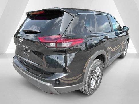 Used 2024 Nissan Rogue S FWD image 7