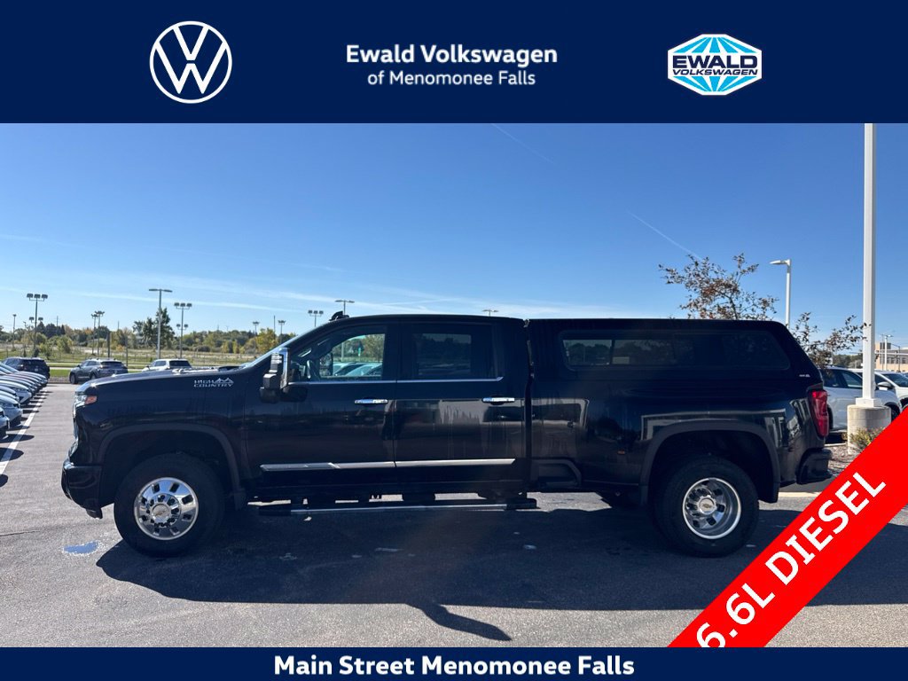Used 2024 Chevrolet Silverado 3500 High Country w/ High Country Premium Package AWD/4WD image 4