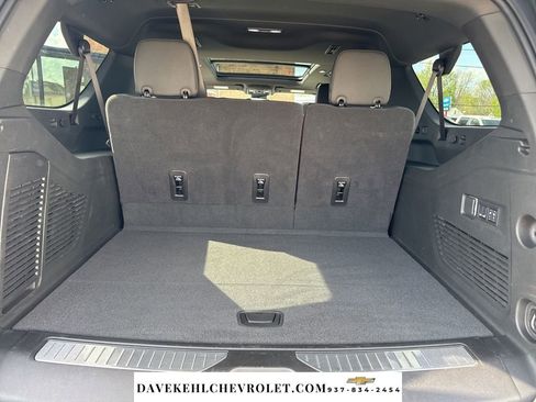Used 2025 Chevrolet Suburban RST w/ Comfort Package image 33