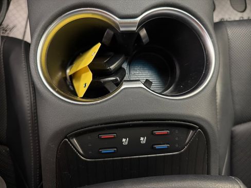 Used 2021 Toyota Venza Limited image 15