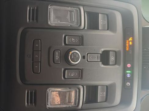 Used 2024 Chevrolet Tahoe High Country AWD/4WD image 25