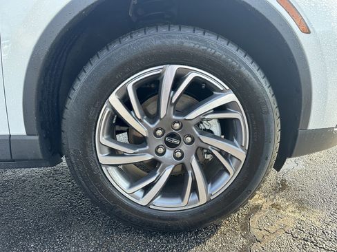 Used 2025 Lincoln Corsair AWD w/ Equipment Group 101A image 18