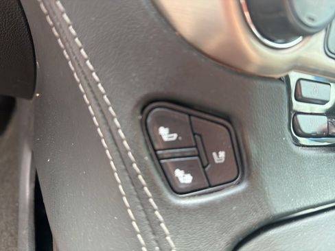 Used 2018 GMC Yukon XL Denali w/ Enhanced Security Package image 28