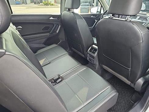 Used 2019 Volkswagen Tiguan SEL w/ 3rd Row Seat Package AWD/4WD image 16