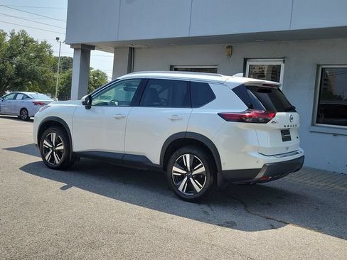 Certified 2024 Nissan Rogue SL w/ SL Premium Package FWD image 2