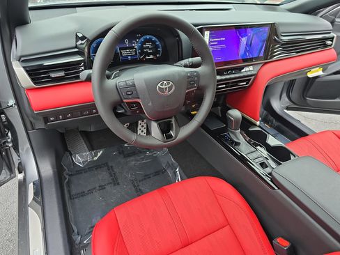 Used 2025 Toyota Camry XSE image 17