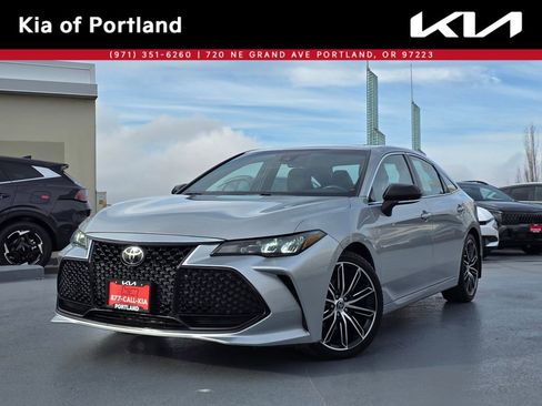 Used 2021 Toyota Avalon XSE image 1