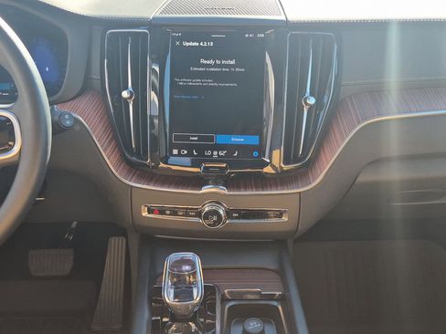 Used 2025 Volvo XC60 B5 Ultra w/ Protection Package image 23