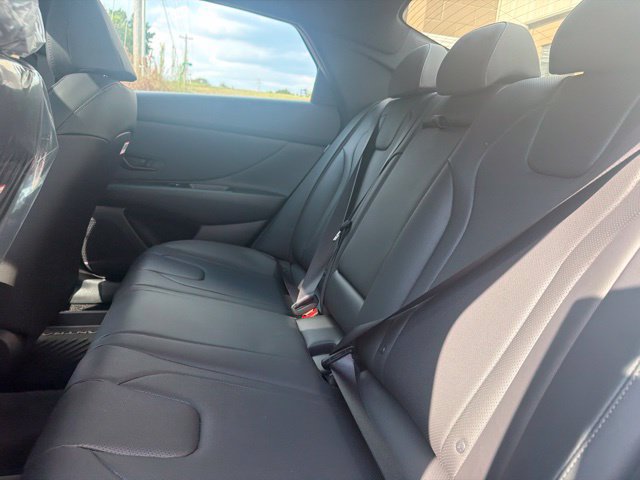 New 2026 Hyundai Elantra SEL Sport FWD image 19