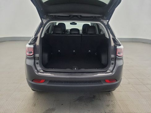 Used 2018 Jeep Compass Latitude w/ Cold Weather Group AWD/4WD image 29