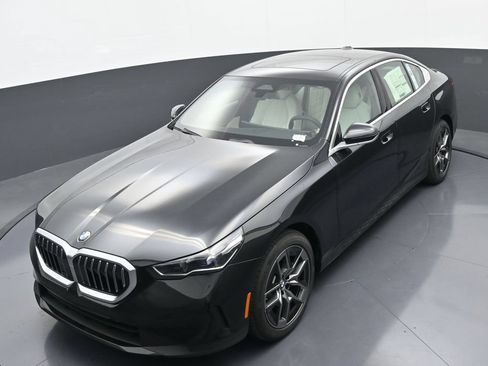 New 2027 BMW 530i xDrive AWD/4WD image 32