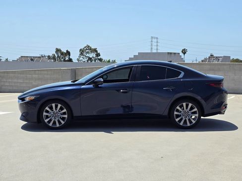 Used 2019 MAZDA MAZDA3 Sedan w/ Preferred Package FWD image 4