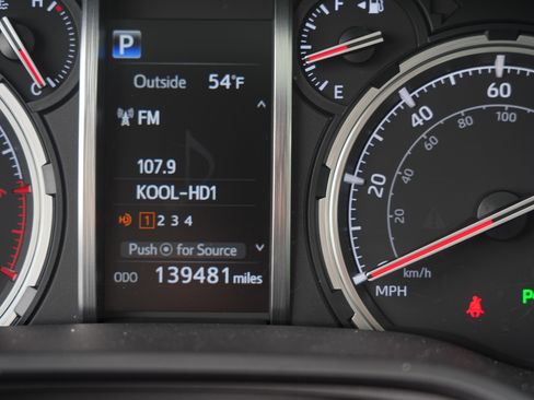 Used 2021 Toyota 4Runner Limited AWD/4WD image 31