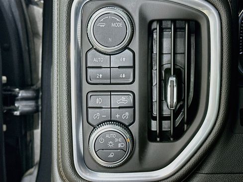 Used 2020 GMC Sierra 2500 AT4 w/ AT4 Premium Package AWD/4WD image 10