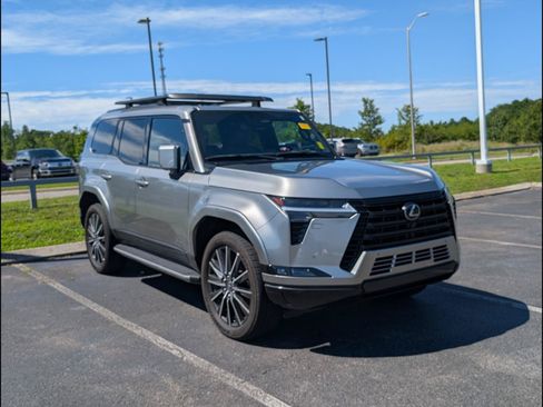 Used 2024 Lexus GX 550 w/ Accessory Package (31) AWD/4WD image 2