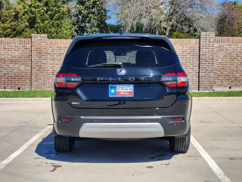 Certified 2025 Honda Pilot EX-L image 7