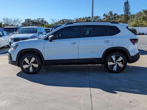 Used 2025 Volkswagen Taos S image 9