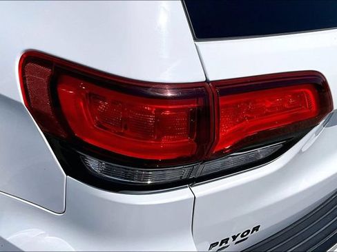 Used 2019 Jeep Grand Cherokee Altitude RWD image 23
