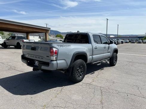 Used 2020 Toyota Tacoma TRD Off-Road w/ TRD Premium Off Road Package AWD/4WD image 7