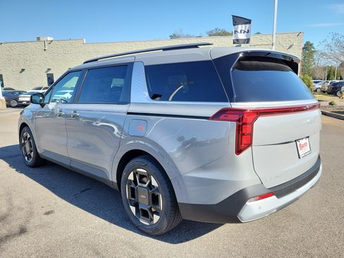 New 2026 Kia Carnival EX image 24