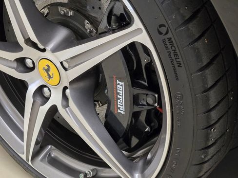 Used 2014 Ferrari 458 Spider RWD image 15