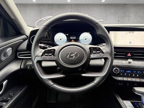 Used 2023 Hyundai Elantra Limited image 21