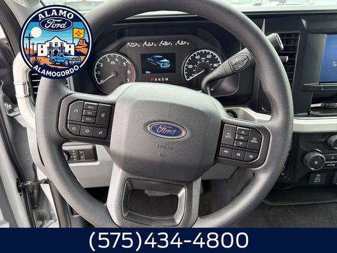 New 2026 Ford F350 4x4 Crew Cab DRW Super Duty image 14