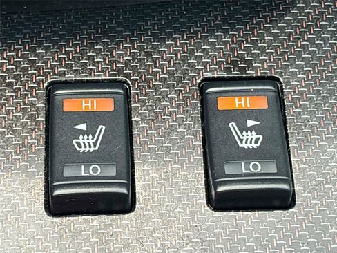 Used 2019 Nissan Pathfinder SL w/ Rock Creek Edition image 21