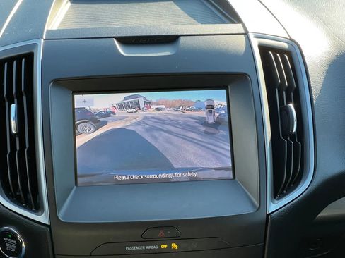 Used 2020 Ford Edge SE image 20