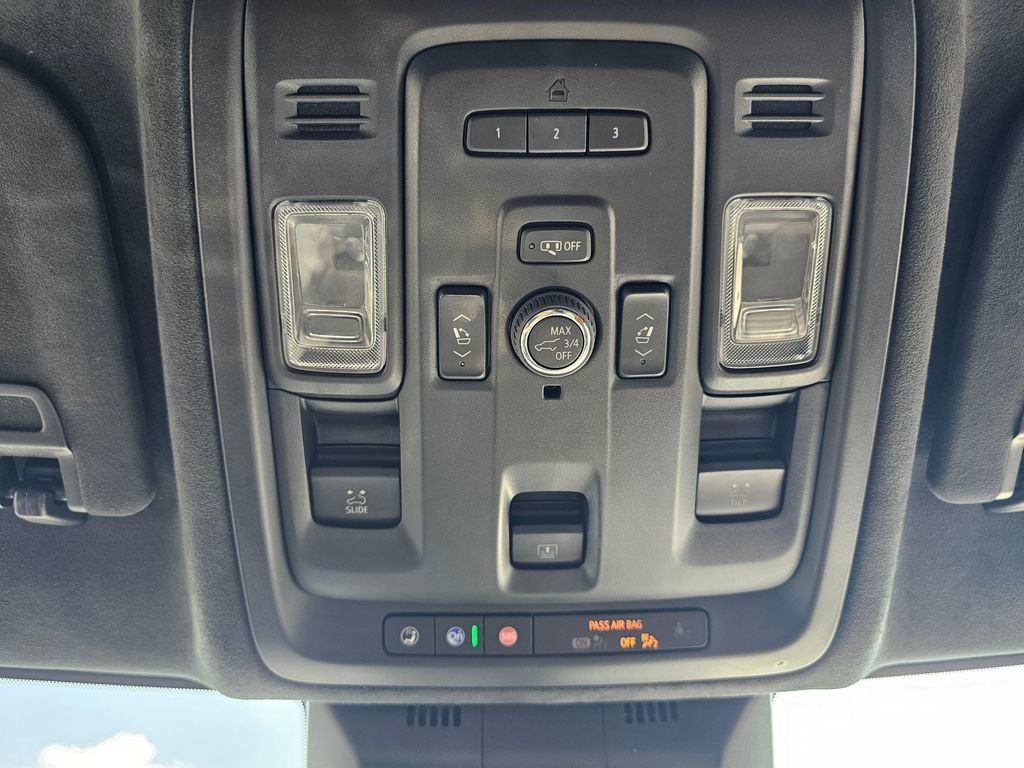 Used 2022 Cadillac Escalade Sport Platinum w/ LPO, ONYX Package AWD/4WD image 36