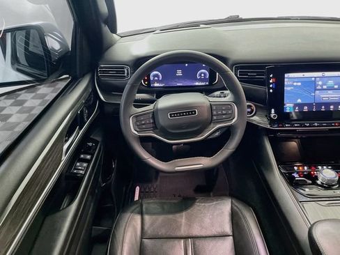 Used 2022 Jeep Wagoneer Series III w/ Premium Group I AWD/4WD image 25